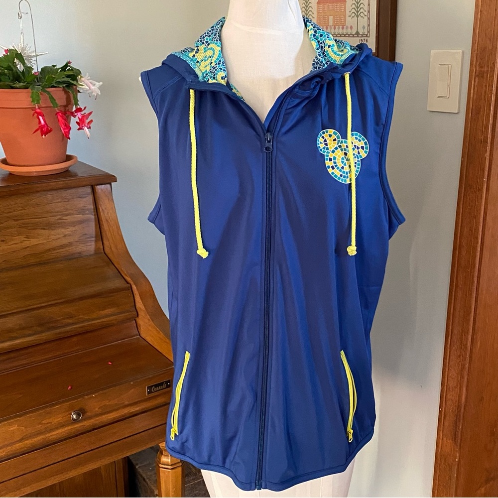 Reversible Disney mosaic Mickey head vest womens size XL Disney Parks